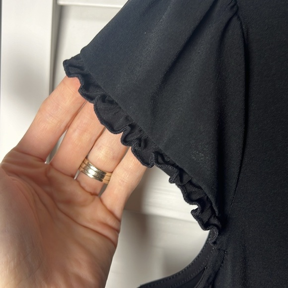 Worthington V-Neck Stretch Ruffle Top Size Large Black - Picture 5 of 8